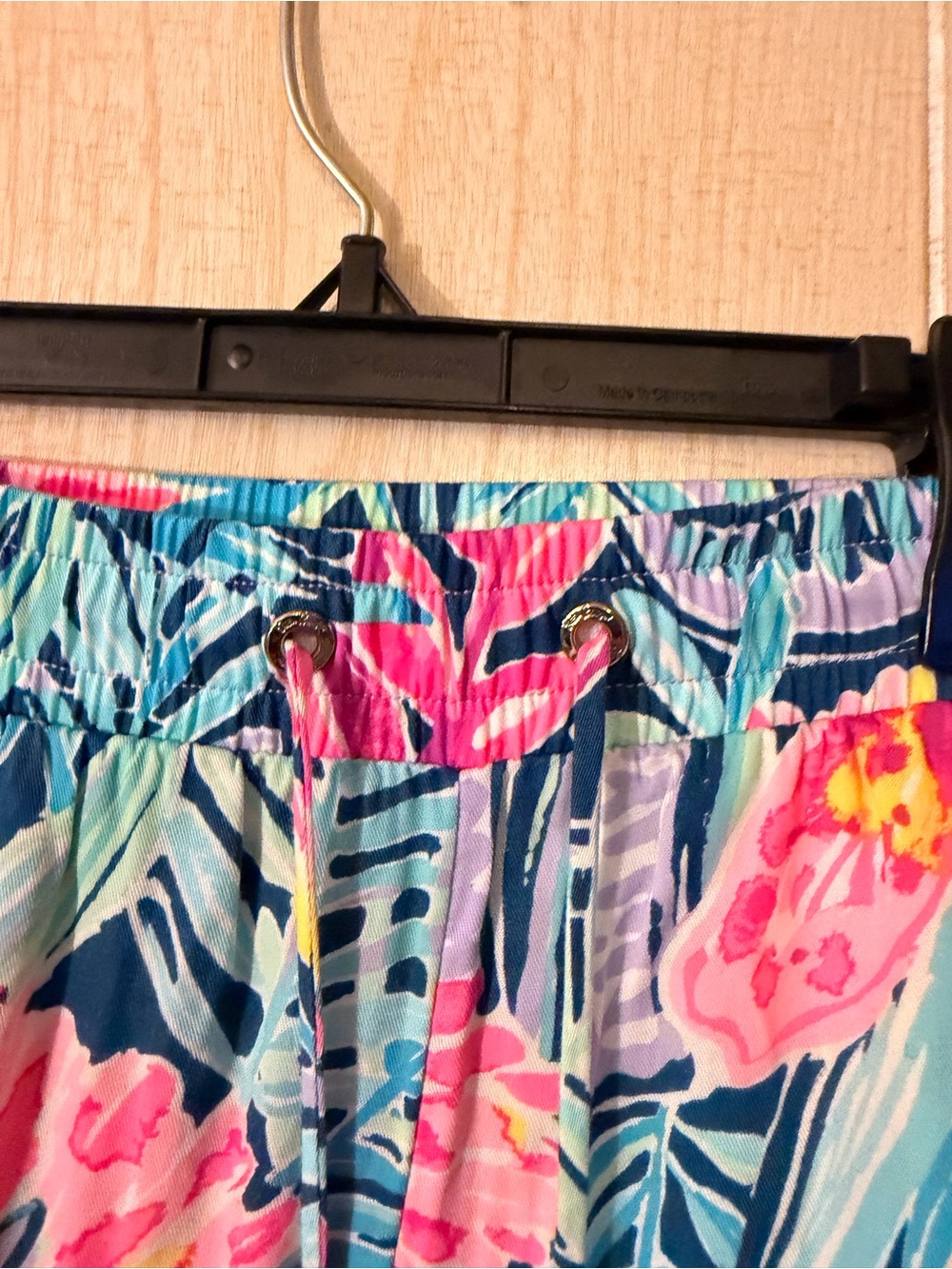 Lilly Pulitzer Pastel Tropical Jogger Pants in Pink, Teal & Navy - Picture 6 of 7